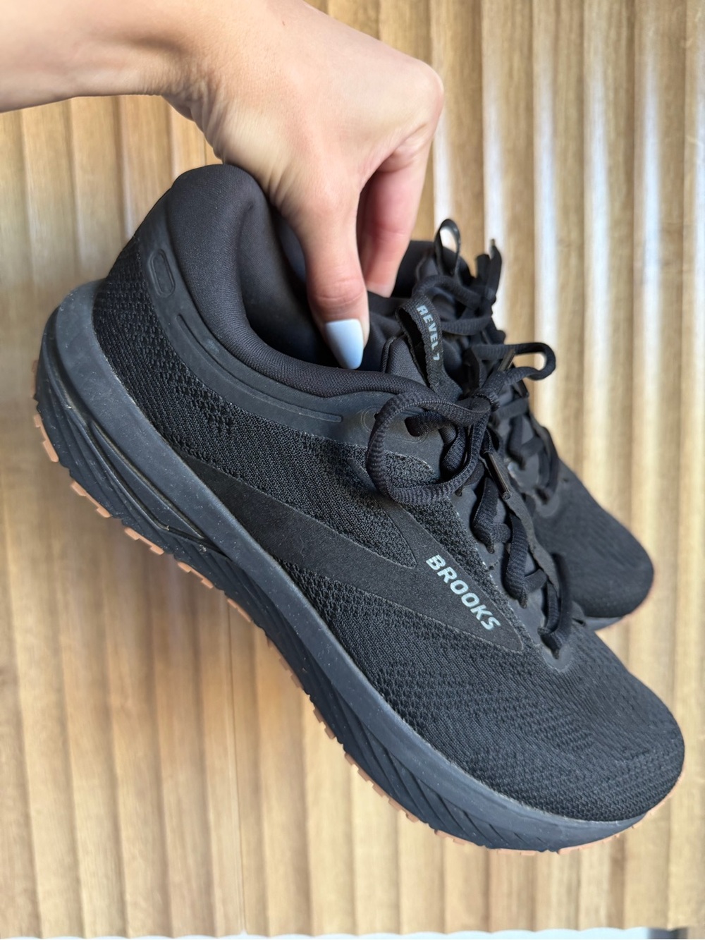 BROOKS Black Revel 7 Running Shoe Athletic Sneaker